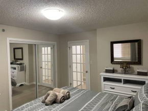 Chris Cozy Condo Commonwealth #107 Edmonton
